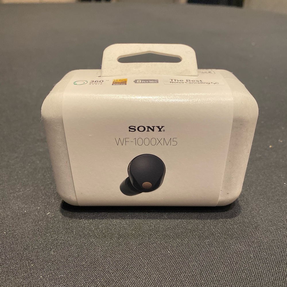 Sony WF-1000XM5 earbuds